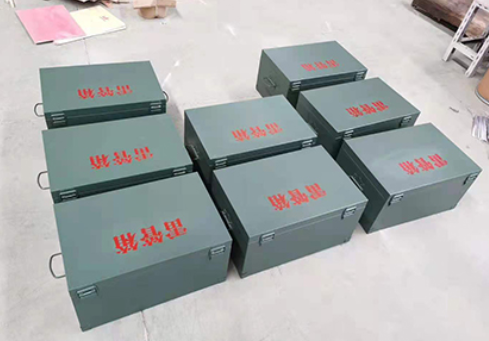 城中炸药箱和雷管箱一般是怎么存放的？
