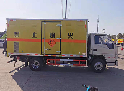 城中爆破器材运输车技术升级与安全合规新趋势