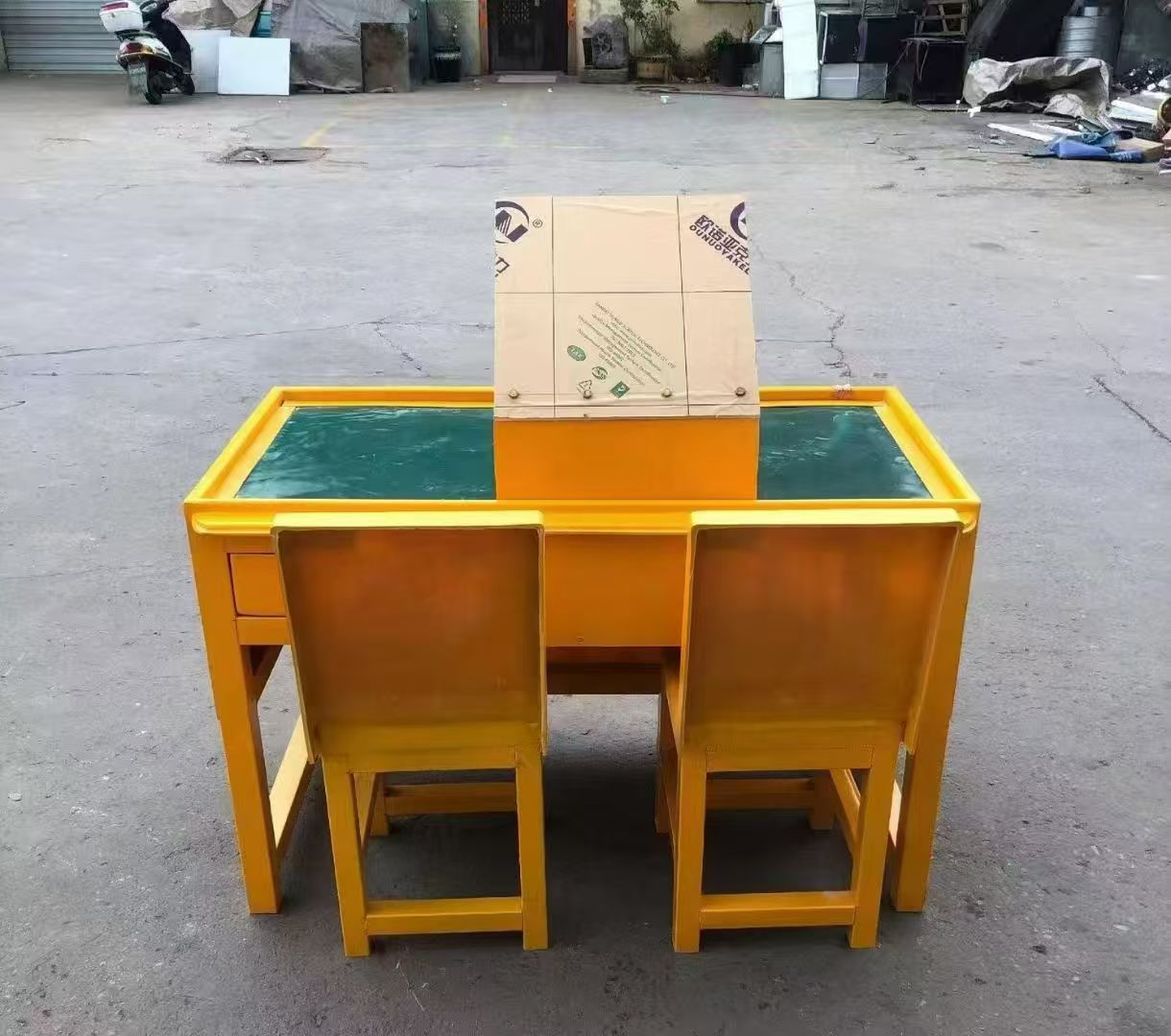 城中防静电导通桌井下煤矿火工品发放桌：危险品流转的安全守护者